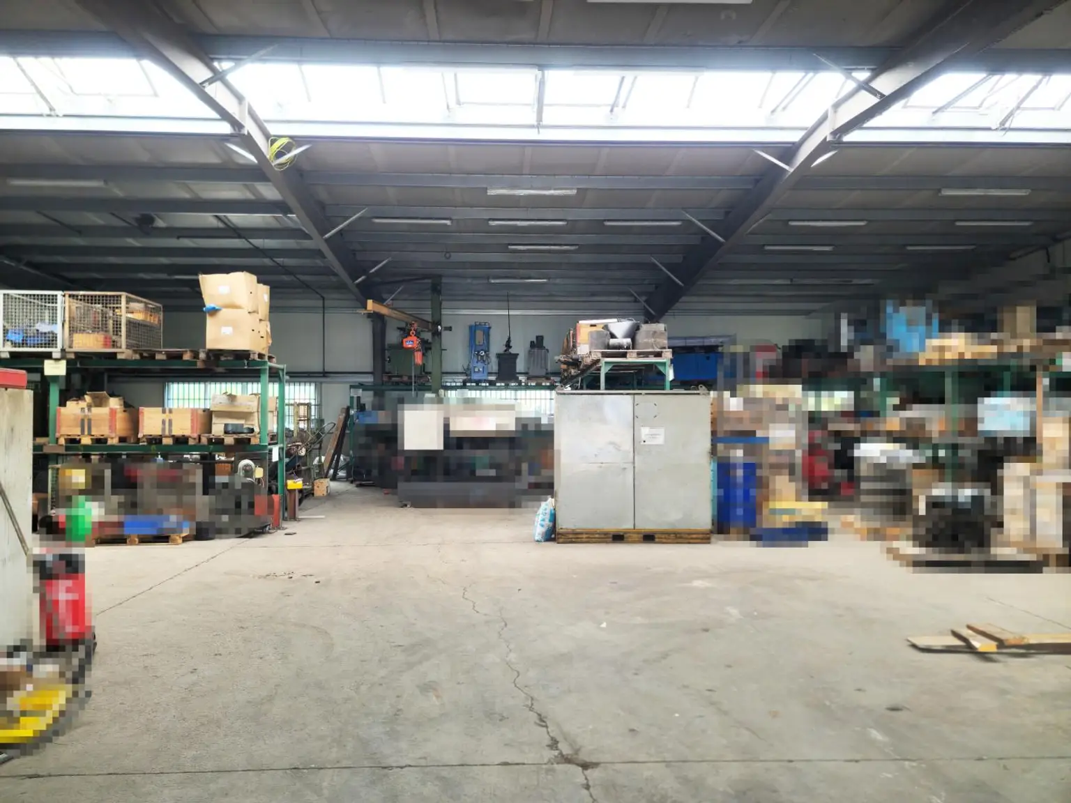 Gewerbe- und Lagerhalle zu MIETEN!