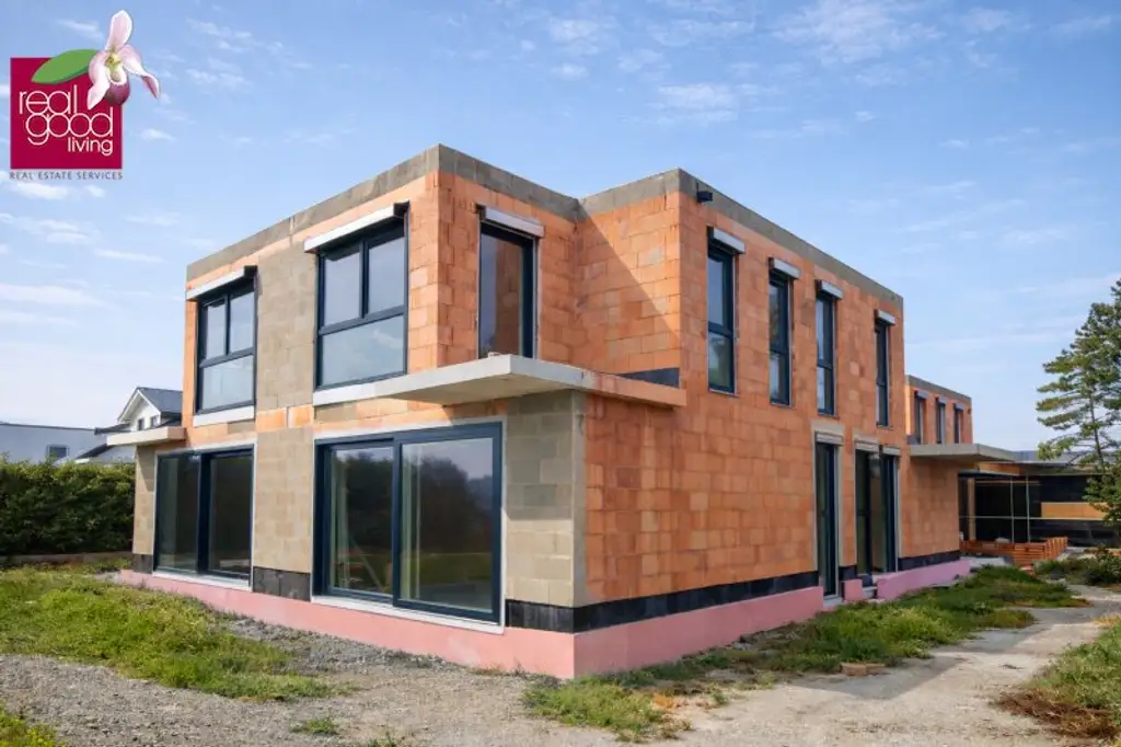 Moderne Doppelhaushälfte mit Garten in exklusiver Wohnlage – nahe Mödling