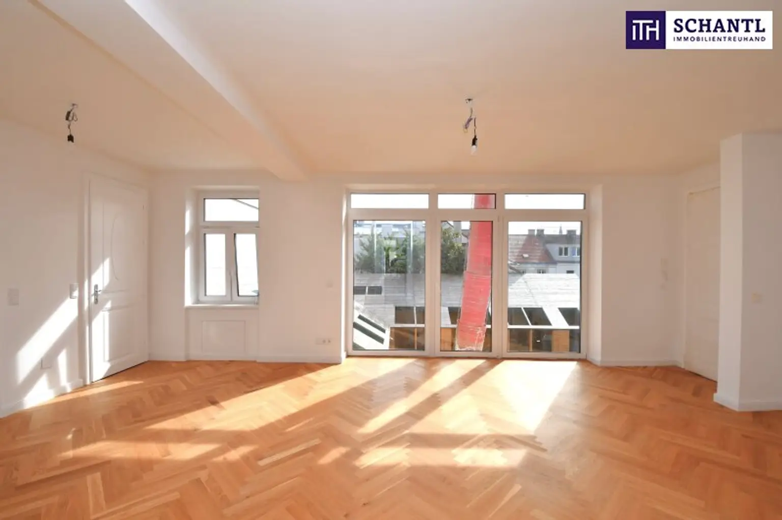 ++ SUNNY SIDE UP ++ Exklusive Familienwohnung im Dachgeschoß eines revitalisierten Gründerzeithauses + sonnige Freifläche