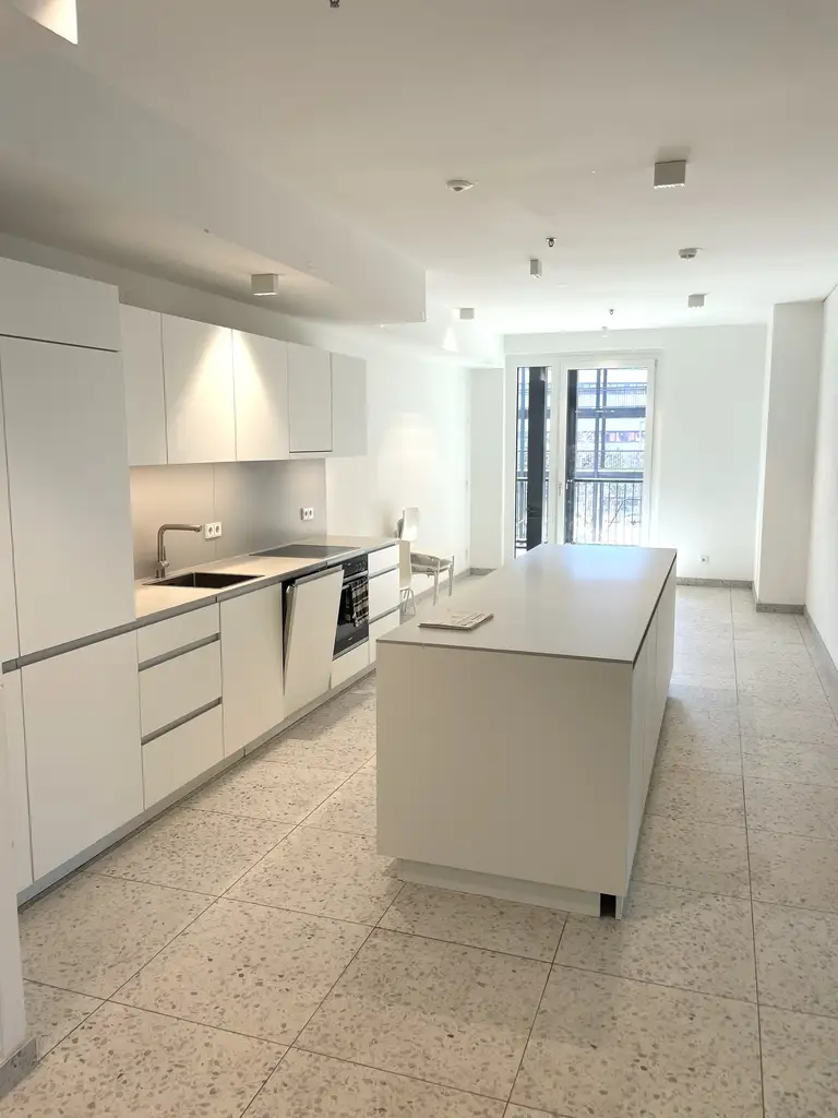 Helio Tower - 3 Zimmer - 31.Etage - Balkon mit sensationellem Blick über Wien!