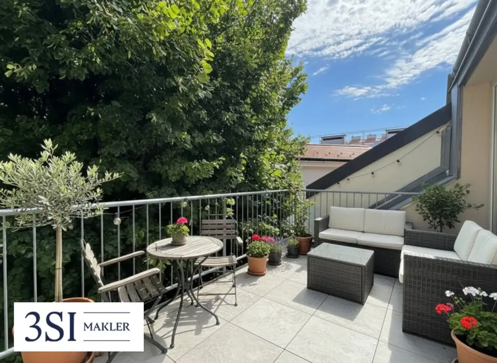 Top sanierte Dachgeschoßwohnung mit Terrasse und Grünblick – Nahe Kutschkermarkt