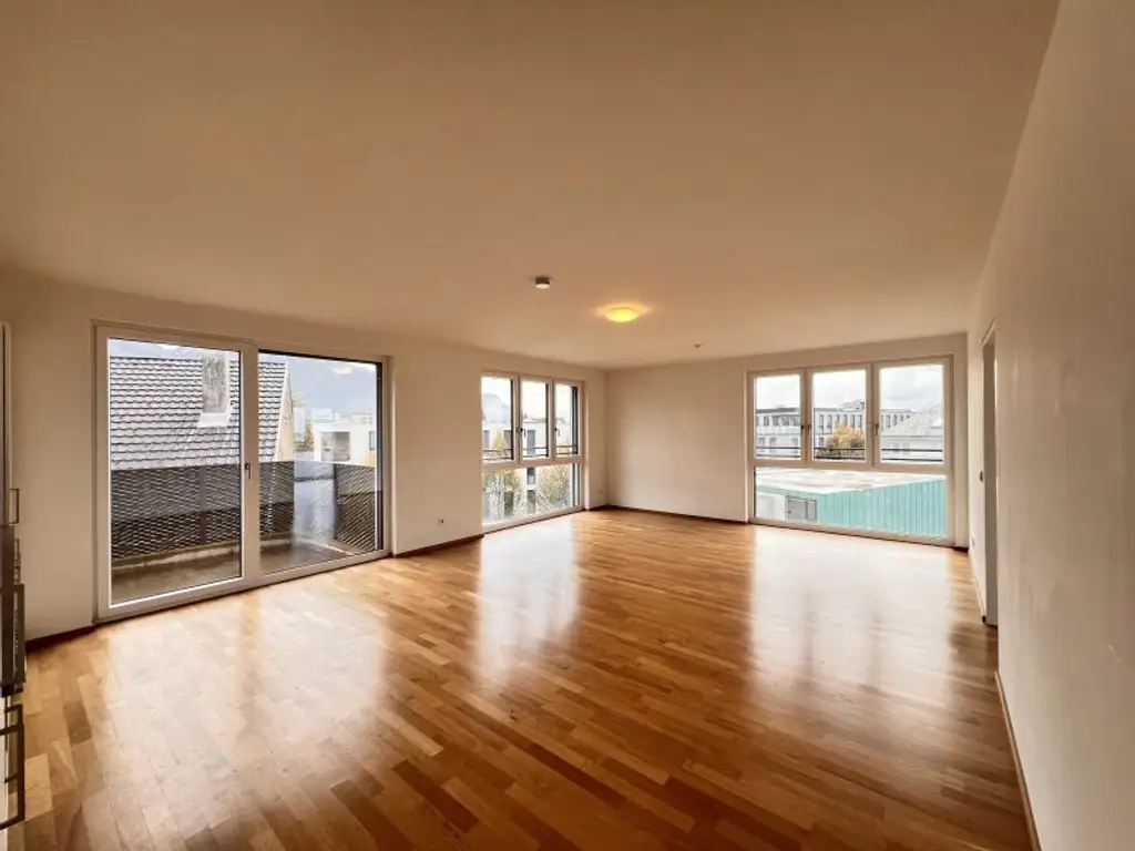 Großzügige, lichtdurchflutete 4 Zimmer Wohnung mit Balkon im Zentrum von Dornbirn
