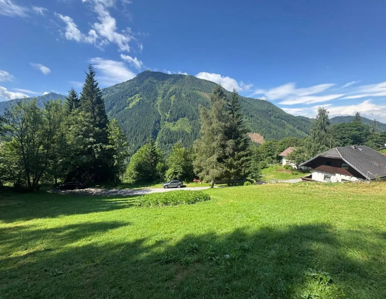 Grundstück in Oppenberg mit herrlichem Weitblick auf die umliegenden Berge und die Natur!