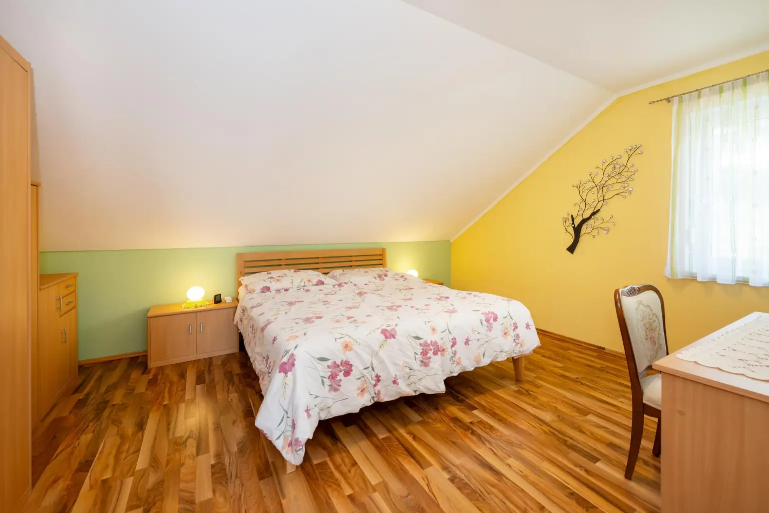 Schlafzimmer 1 OG