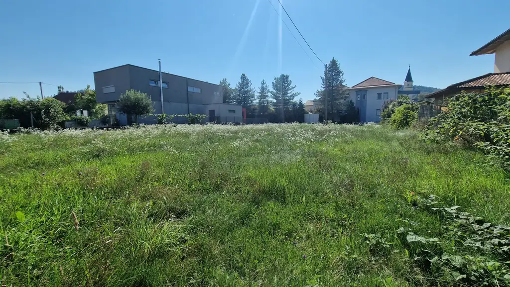 Voll aufgeschlossenes, ca. 933 m² großes Baugrundstück ohne Bauverpflichtung im Stadtzentrum