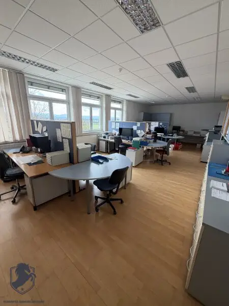 Bürogebäude nahe Haubiversum – Arbeiten mit Ötscherblick