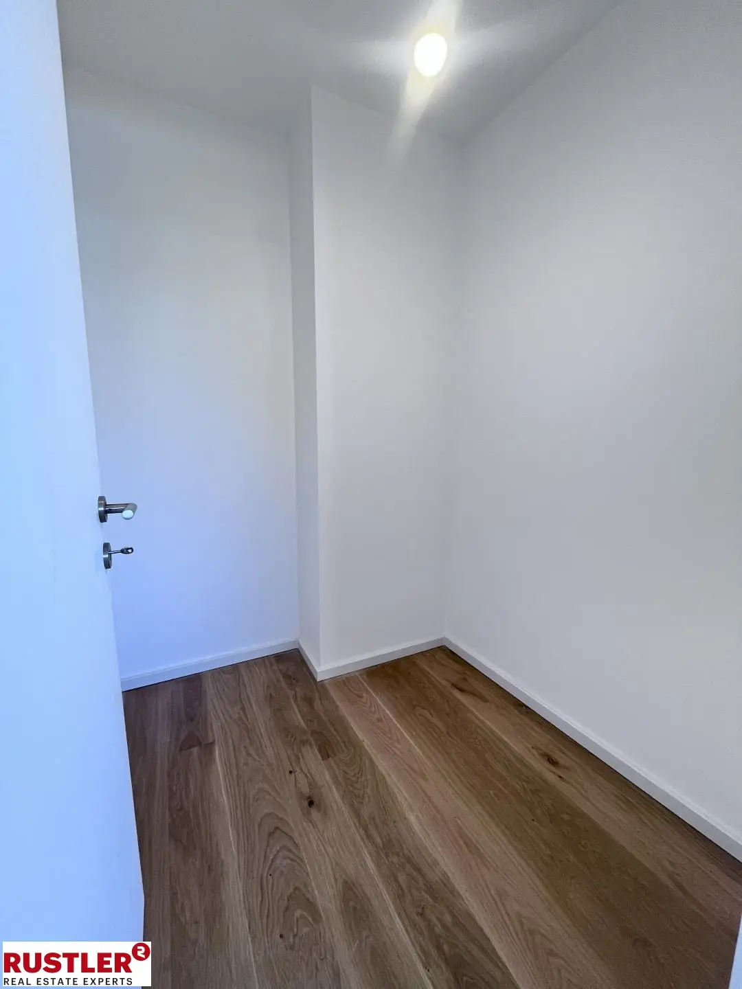 Wohnen mit Stil & Blick auf die Gloriette | Erstbezug im Dachgeschoss und Terrasse | Reinlpark