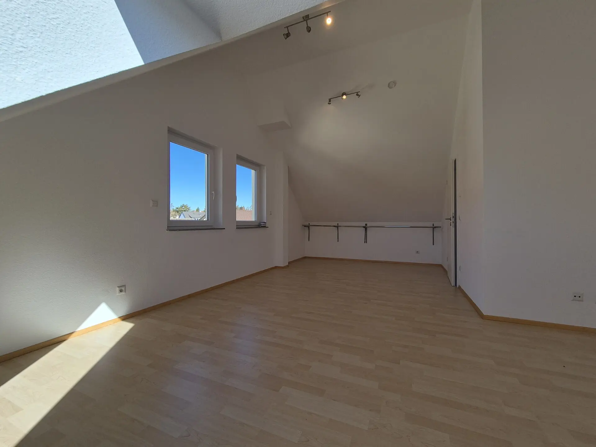 Bedroom 2 second floor pic 3