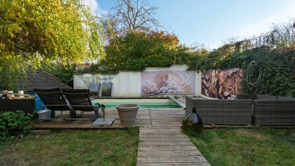 Paradies-Liebhaber aufgepasst! Detailreiches Ein oder Mehrfamilienhaus!