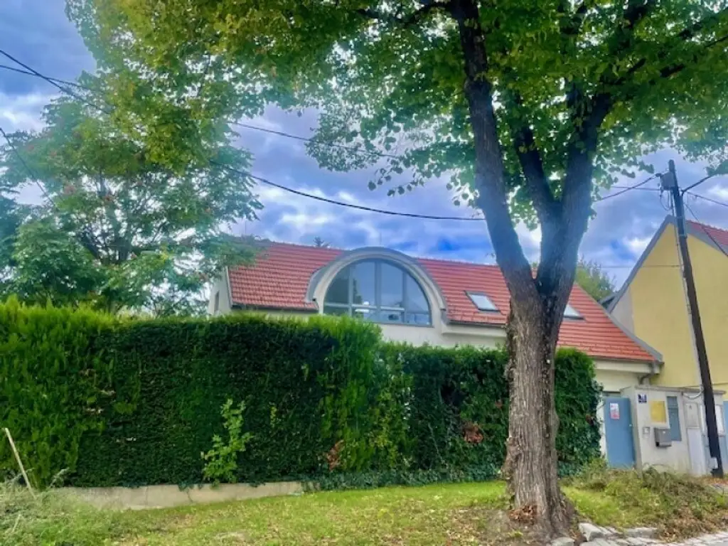 EIGENTUMSWOHNUNG mit herrliche TERRASSE & Garten- ELEGANTE 2-Zimmer-Wohnung in Top Lage von STAMMERSDORF!