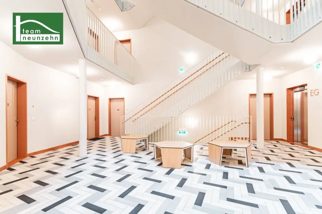 Alles was man sich wünscht – kostengünstige Heizung/“Kühlung“ über Erdwärme, PV-Anlage, weitläufige Grünflächen