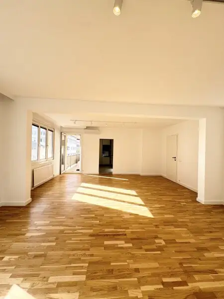 Exklusives Wohnerlebnis in Wien – Großzügige Eigentumswohnung mit Balkon