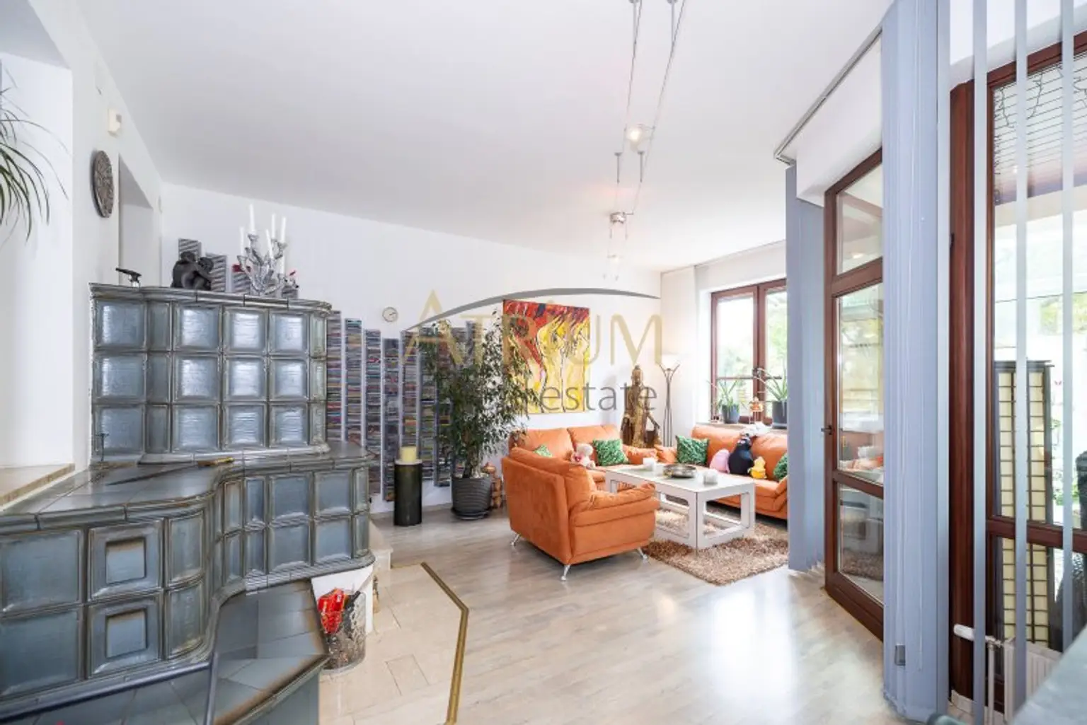 240m²  großes, modern aufgeteiltes 8 Zimmer Einfamilienhaus mit Garten und Pool in Gerasdorf bei Wien