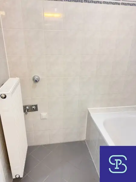 Renovierter 45m² Altbau mit 2 Zimmern und Einbauküche Nahe Elterleinplatz - 1170 Wien