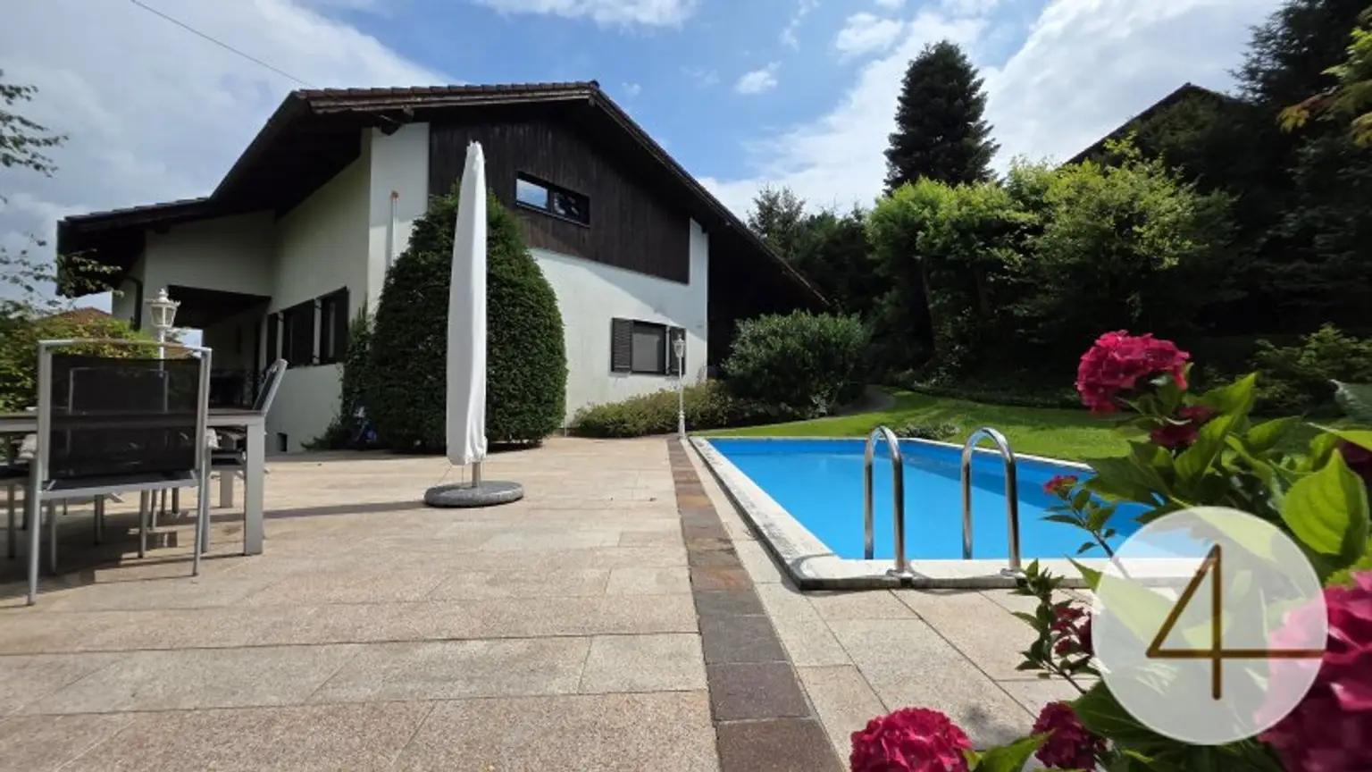 Exklusives Wohnhaus mit Pool, PV-Anlage & Traumgarten!