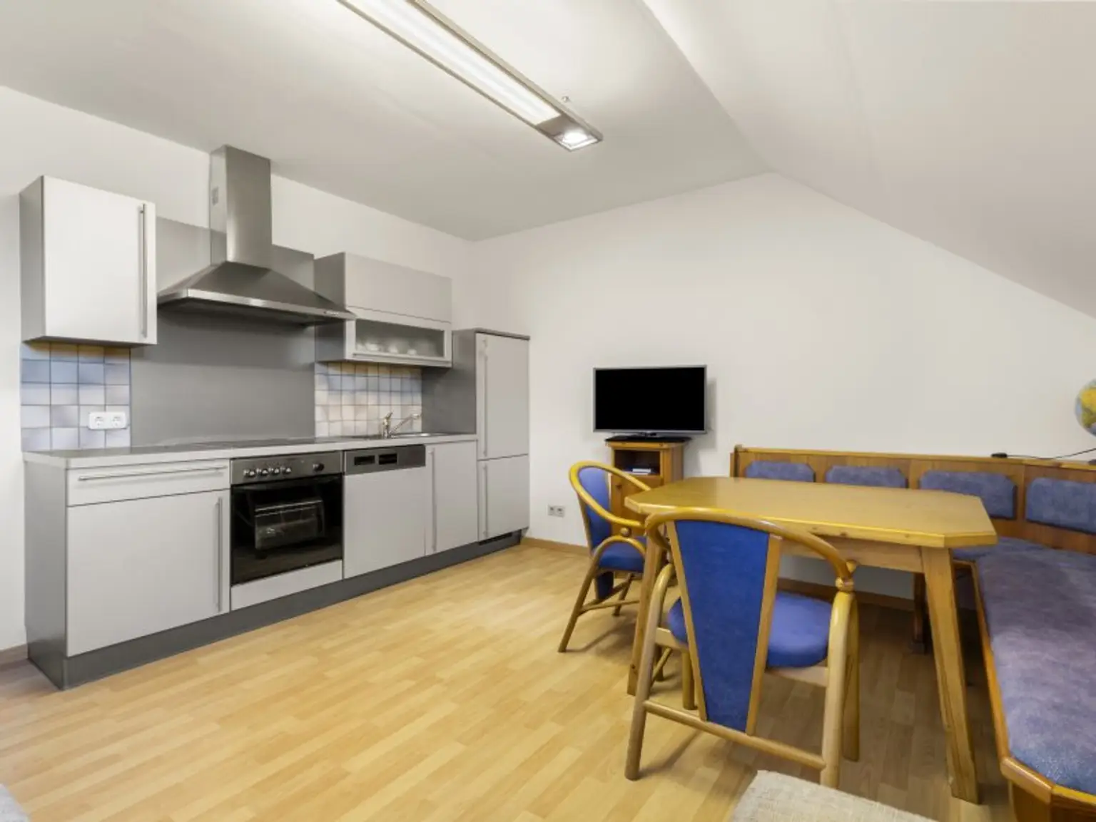 Schönes 247m² Mehrfamilienwohnhaus mit 4 Wohnungen am Weißensee mit Seeblick und Seenähe in TOPLAGE