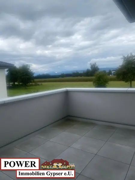 Neuwertige Terrassenwohnung
