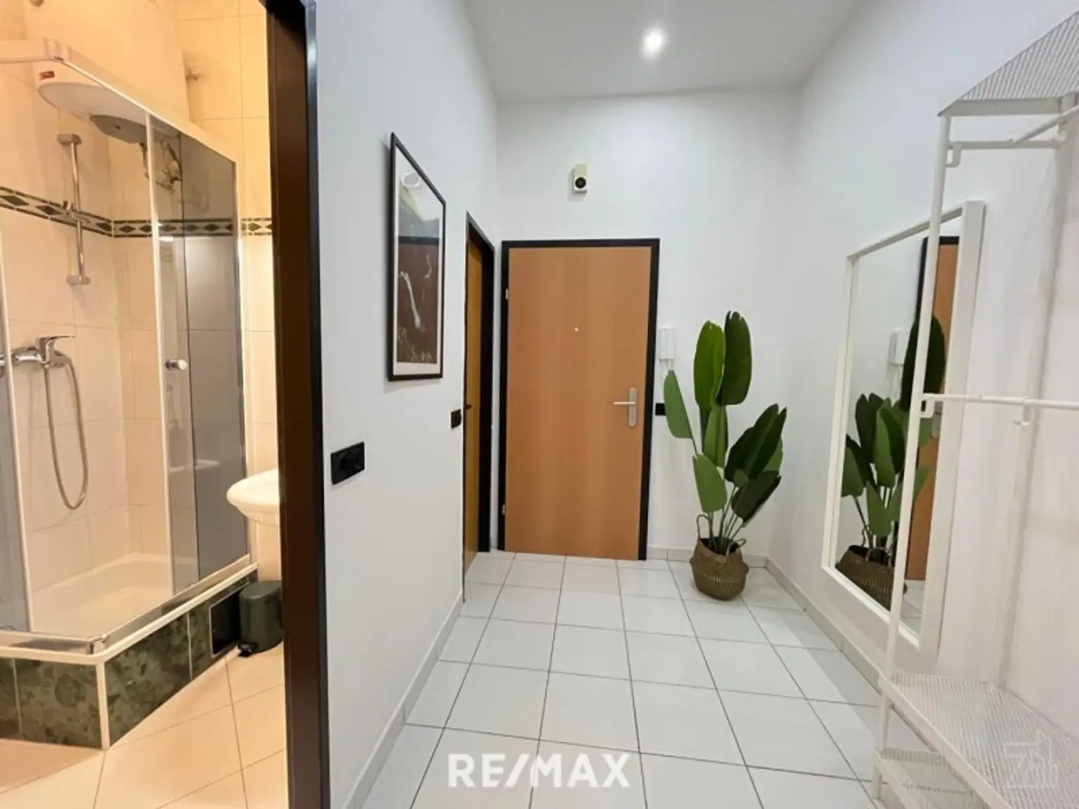 4-Zimmer-Altbau-Wohnung