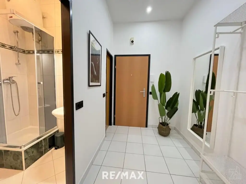 4-Zimmer-Altbau-Wohnung