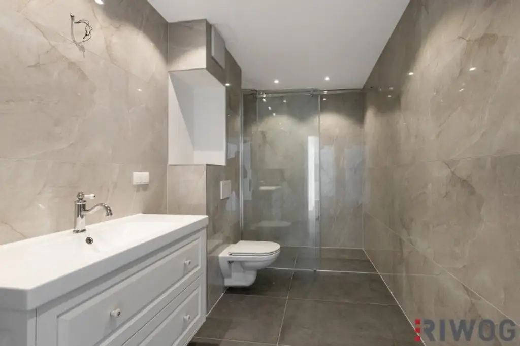 3 ZIMMER NEUBAUWOHNUNG MIT BALKON II 4. LIFTSTOCK II CA. 40 m² WOHNKÜCHE II NÄHE SIEBENBRUNNENPLATZ II SOFORT BEZIEHBAR