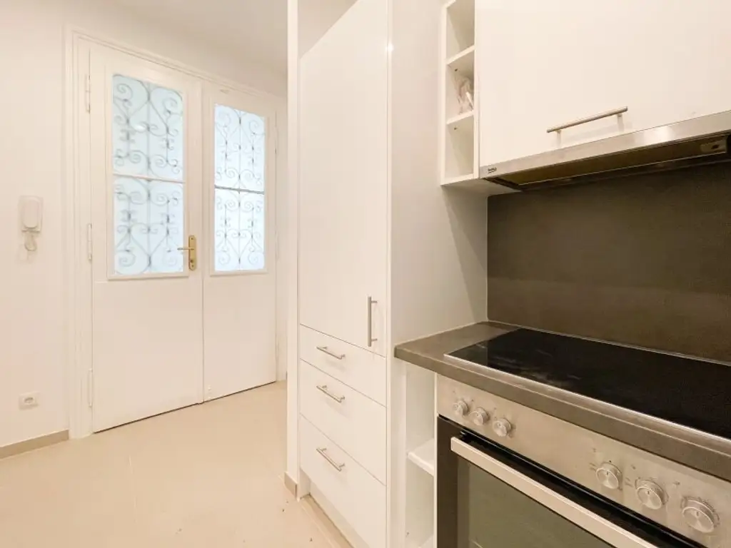 U3 "Hütteldorfer Straße": schön sanierte 2-Zimmerwohnung inkl. neuer Küche