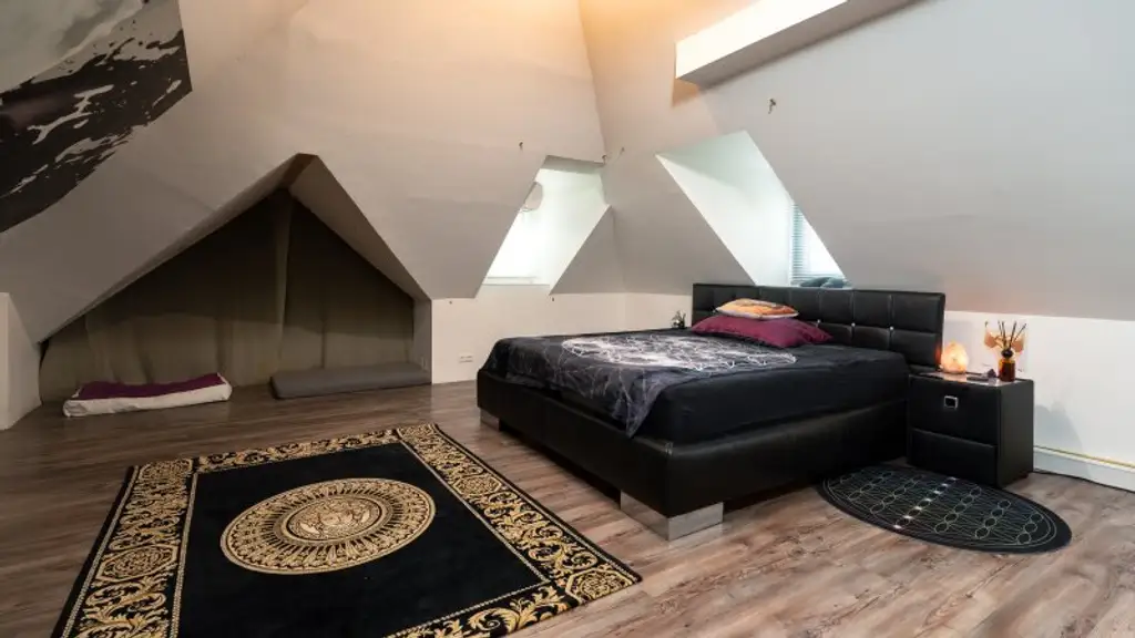 Paradies-Liebhaber aufgepasst! Detailreiches Ein oder Mehrfamilienhaus!