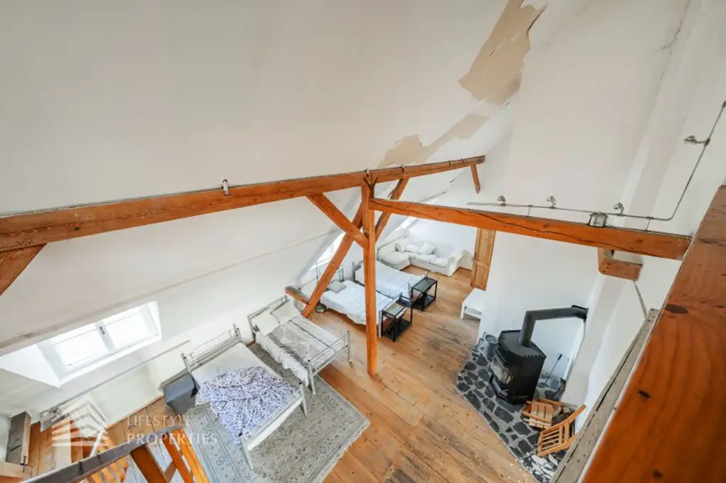 Exklusives Baugrundstück in einzigartiger Lage mit Einreichplanung!