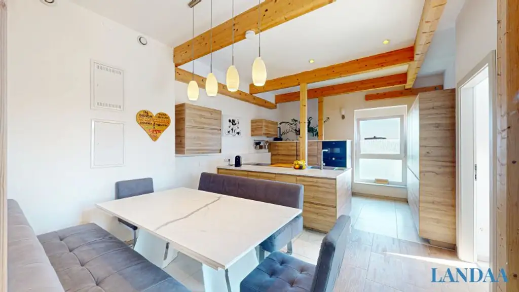 Ihre neue Traumwohnung mit großzügiger Dachterrasse plus 2 Autoplätze