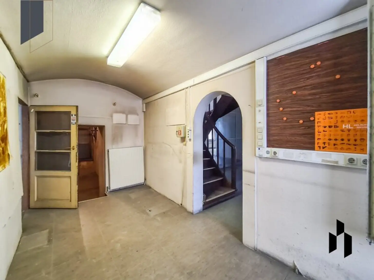 2 in 1! Geschäftsfläche + Wohnung nähe U3 Rochusmarkt! Sanierungsbedürftig!
