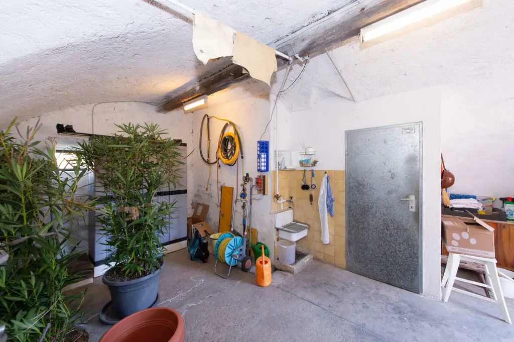 Großzügiges Einfamilienhaus mit viel Platz, hohem Potenzial und hoher Bebauungsdichte – Ideal für Familien oder Investoren