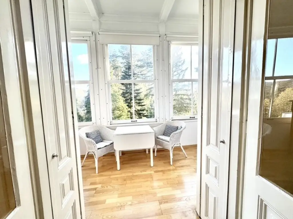 Beletage in Waldrandlage, große Terrasse, Gartennutzung, Carport, energieeffizient, Grünblick