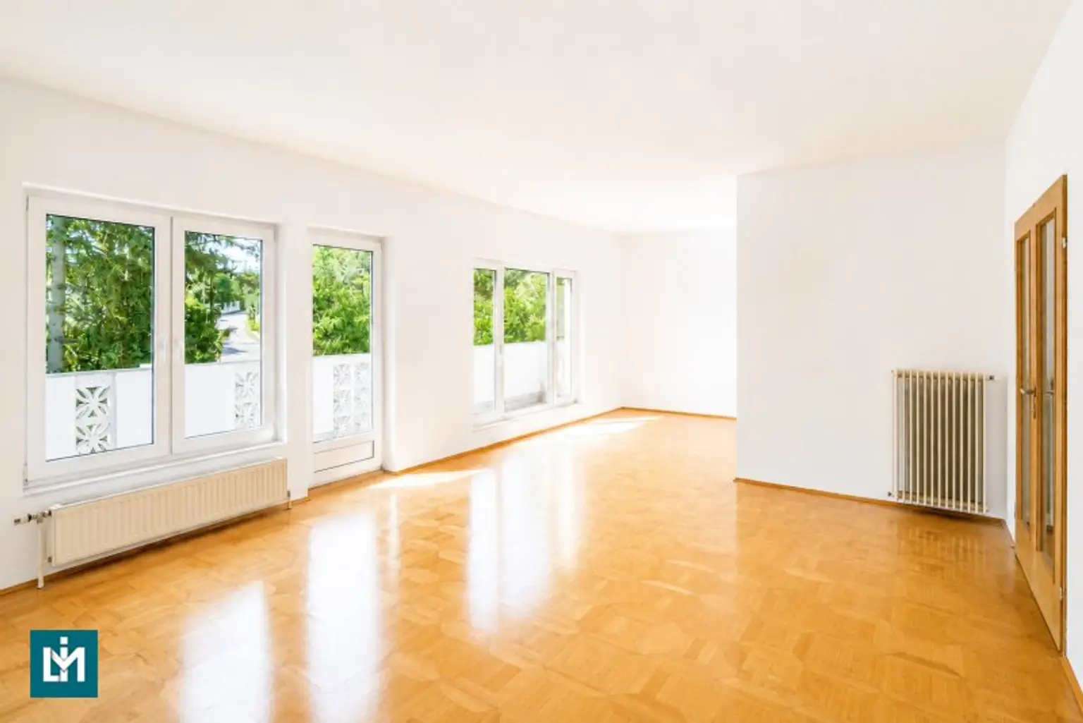 Wohnzimmer (S) OG.