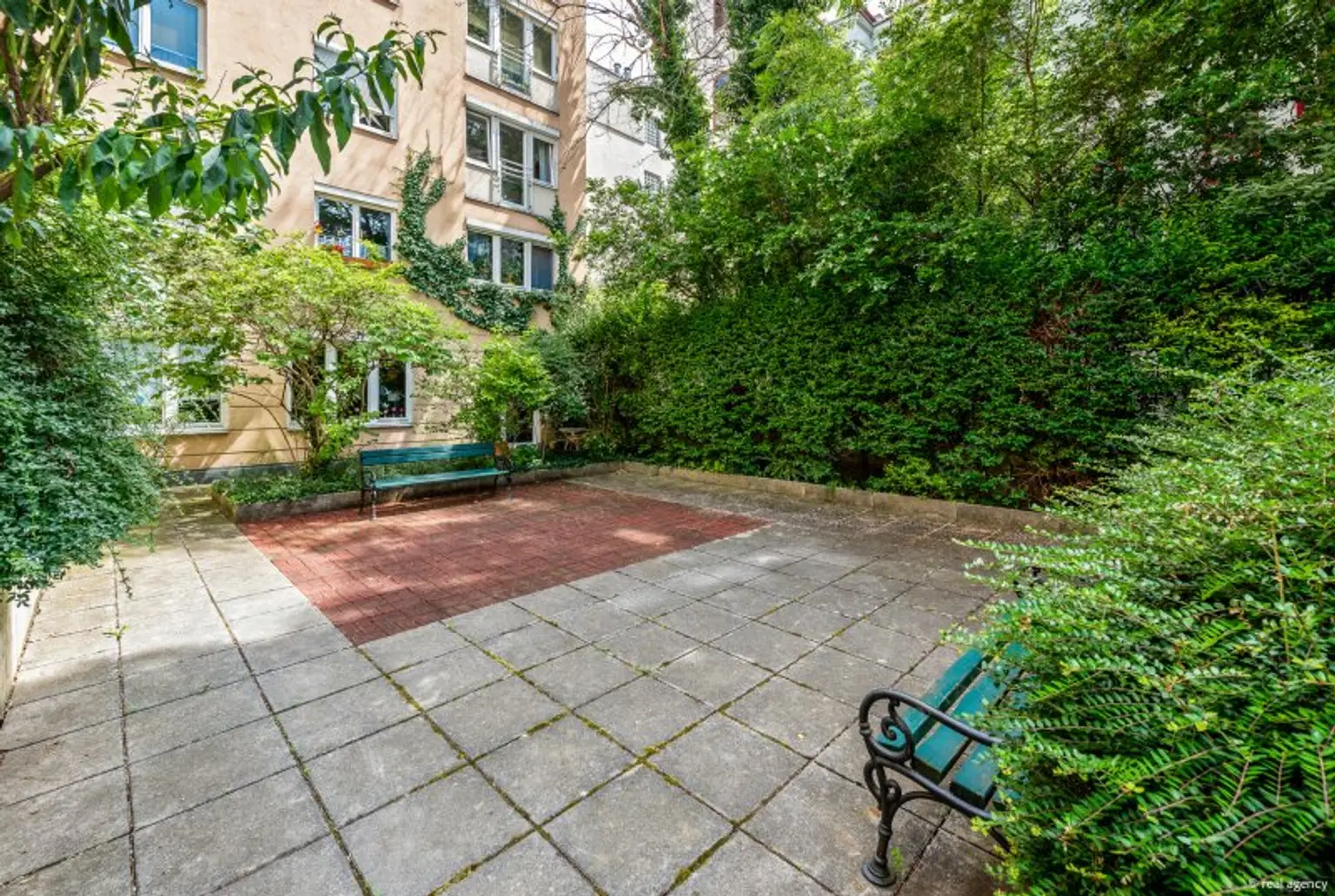 Lichtdurchflutete Maisonette mit Dachterrasse direkt am Währinger Park