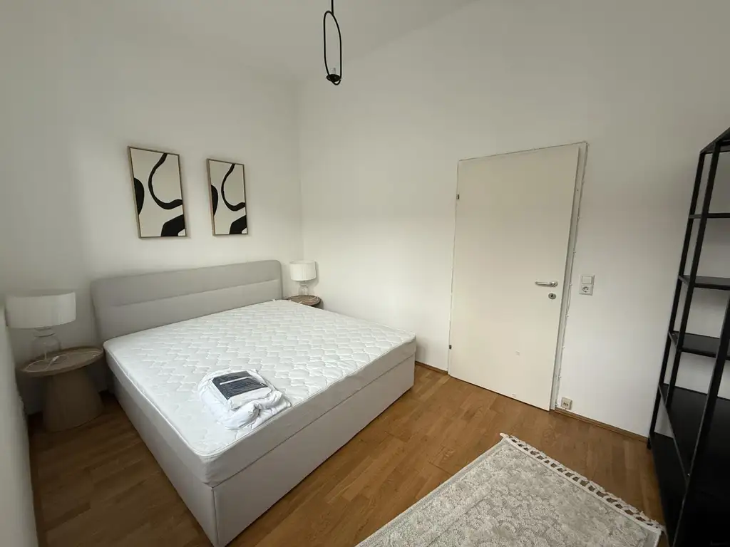 + Grazer Juwel + Helle möblierte 2-Zimmer Wohnung mit Altbau-Charme und durchdachter Raumaufteilung!