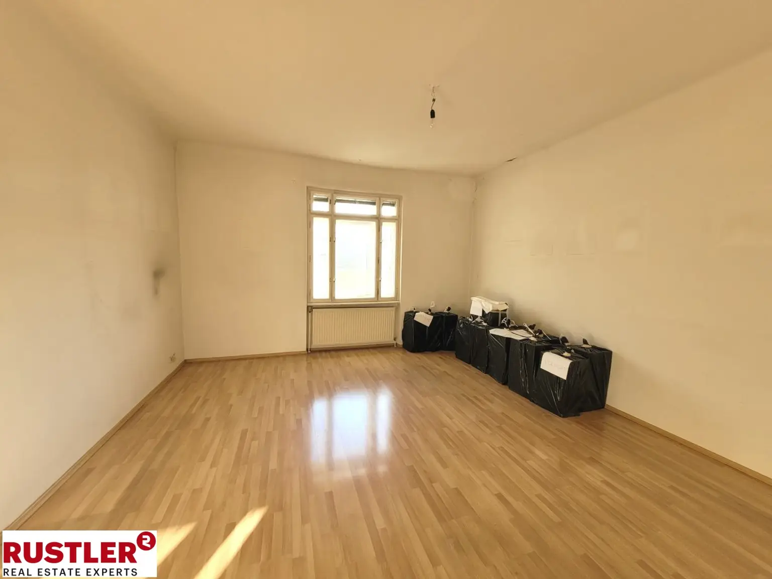 GUT GESCHNITTENE 3-ZIMMERWOHNUNG - IDEAL FÜR EINE WG!