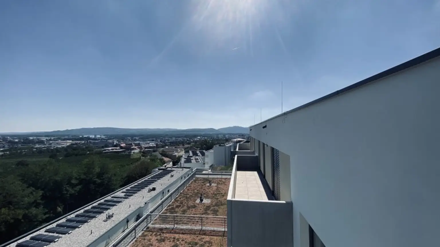 Neubau Erstbezug Moderne Zwei Zimmer Wohnung mit fabelhafter Aussicht