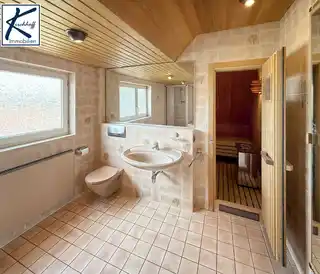 Bad mit Sauna Wohnung OG und DG