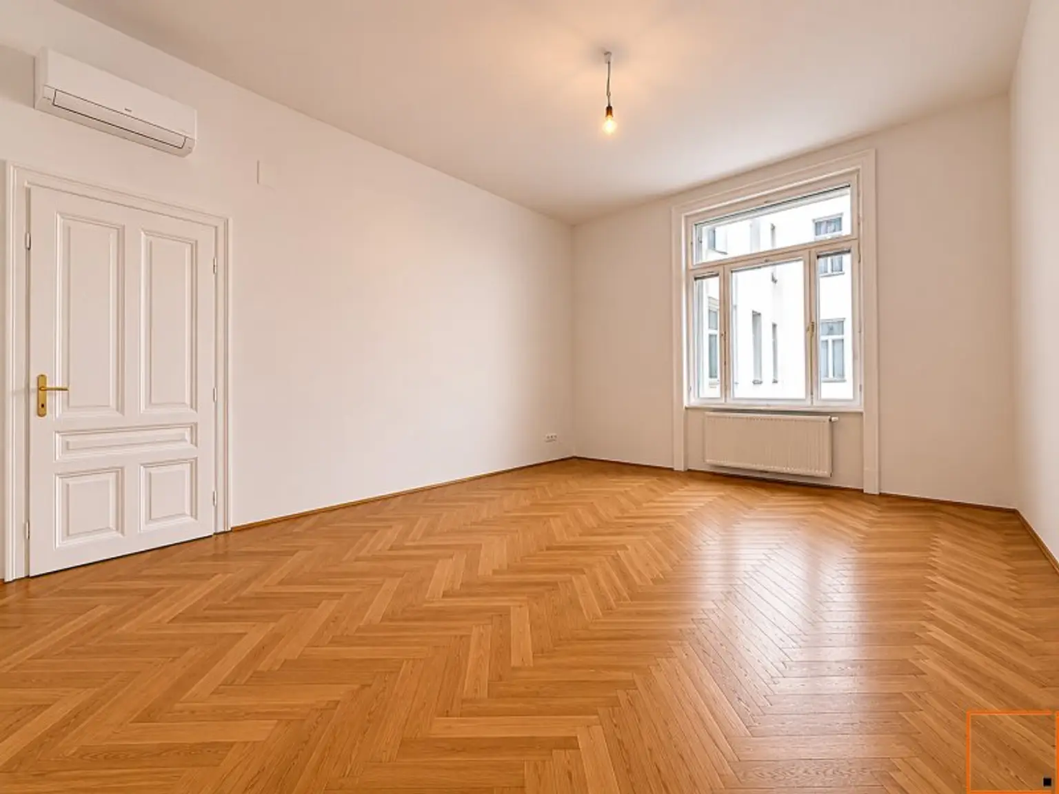 Das erste Schlafzimmer