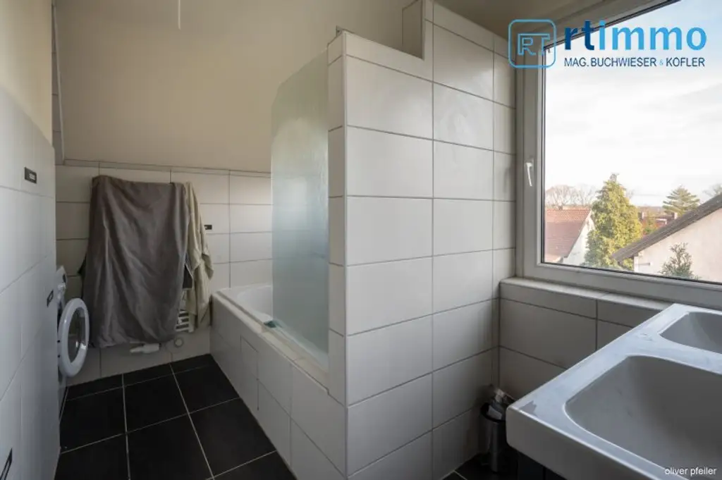 Einfamilienhaus in Stockerau mit schönem Grund - Nähe Freibad.