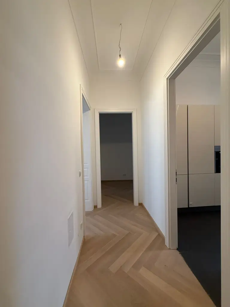 Stilvolle Altbauwohnung ca.106m² mit Balkon in Toplage 1070 Wien!