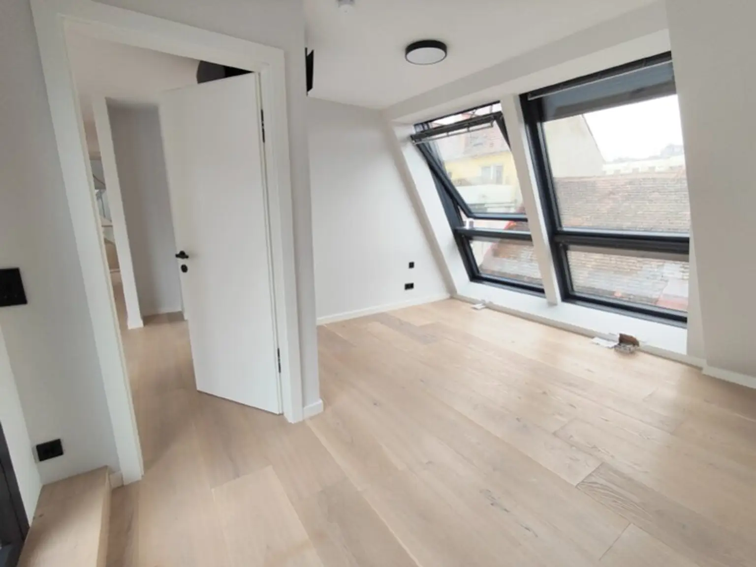 Krongasse! Erstbezug Penthouse mit 3 Terrassen und privatem Liftzugang auf frisch saniertem Altbau! Top17
