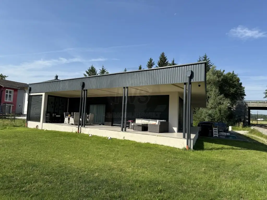 Traumhafter Erstbezug: Moderner Bungalow mit ca 200m² in Breitwiesen für 699.000 €!