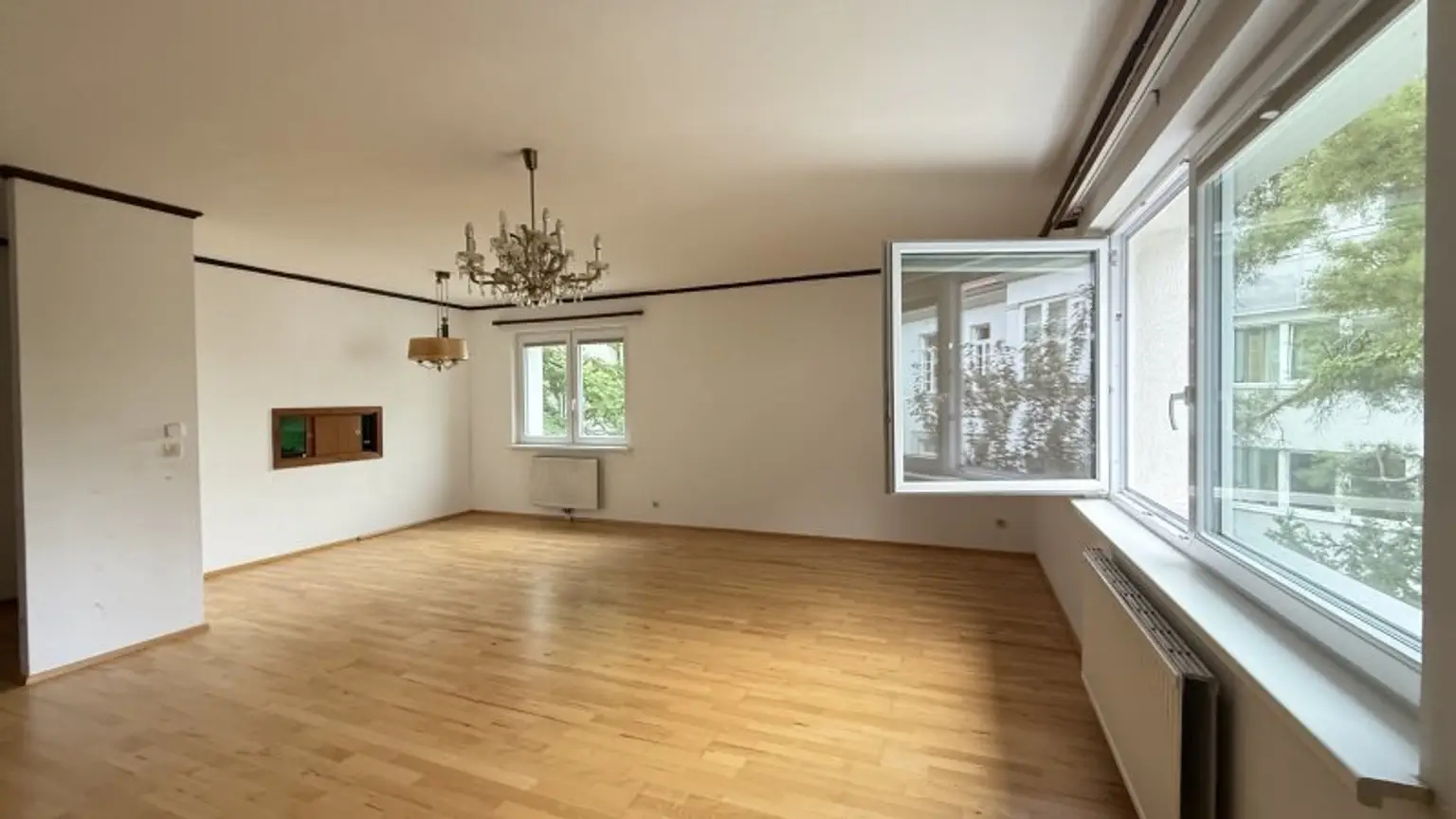 Familiewohnung in Ruhelage: 5-Zimmer mit separater Küche und Garagenstellplatz inklusive nahe Setagayapark