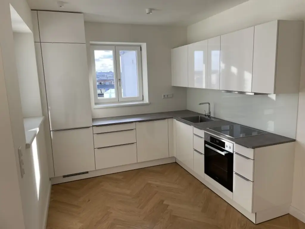 TOP-DACHTERRASSEN-WOHNUNG -- 3 ZIMMER -- FERNBLICK -- NÄHE URANIA!