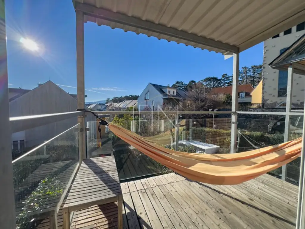 Gießhübl. Ruhe. Architektur.  Reihenhaus mit Garten