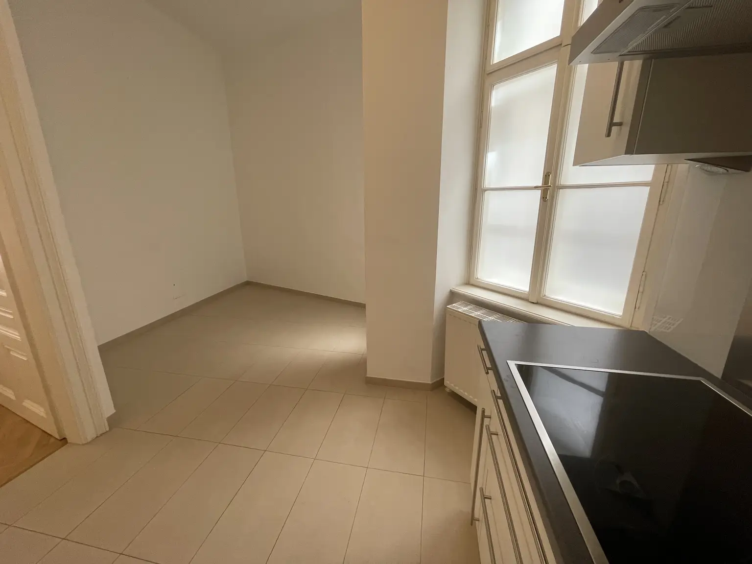 Top-Lage beim Stephansplatz: Ansprechende, charmante Altbauwohnung im stilvollen Haus