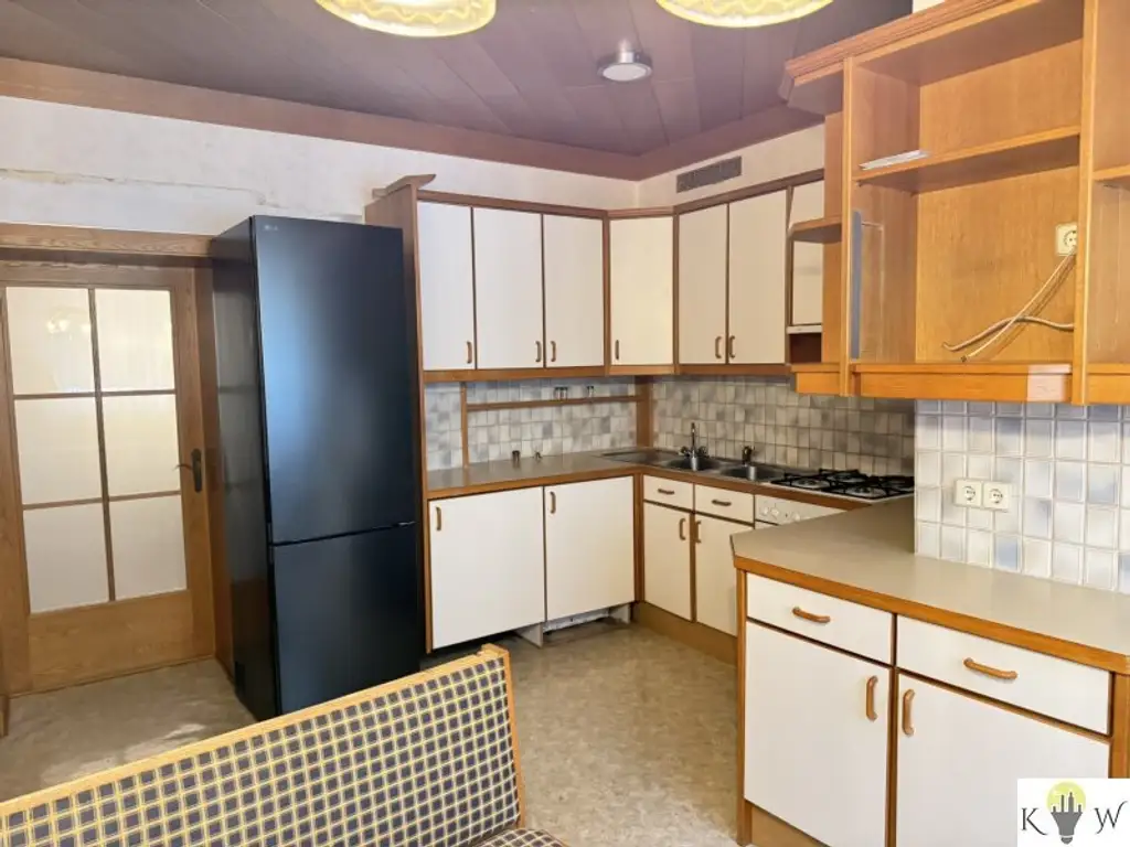 Charmantes Wohnhaus mit vielseitigem Wirtschaftsgebäude & Pool – Wohnen und Arbeiten unter einem Dach!