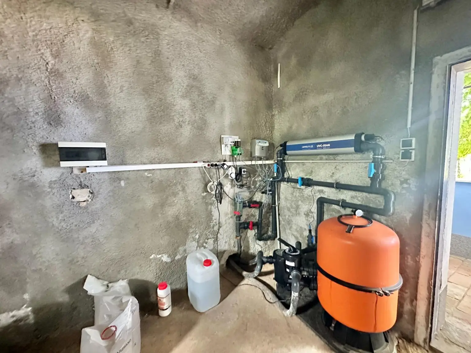 Exklusives Landhaus: Historie, Wellness & kristallklarer Salzwasser-Naturpool