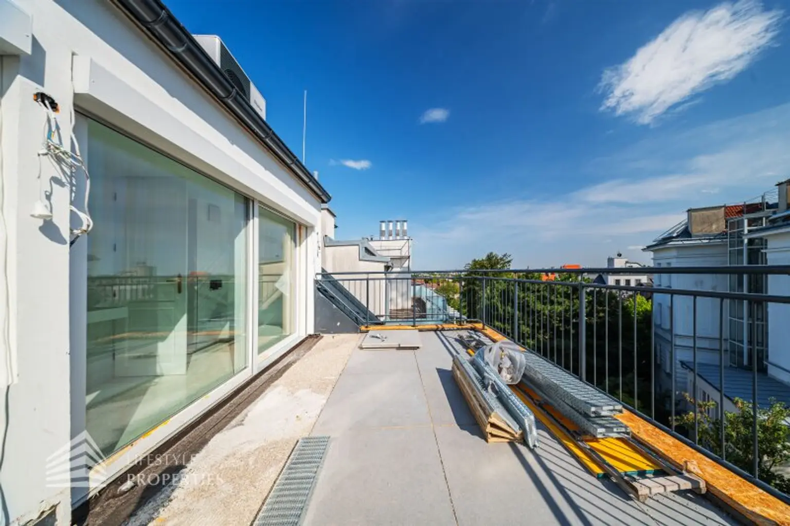 Exklusive 3-Zimmer DG-Wohnung, Nähe Pötzleinsdorfer Schlosspark by Lifestyle Properties, Stock-im-Eisen-Platz 3