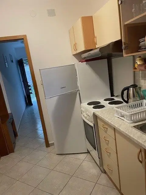 Crikvenica/Kacjak: Apartmenthaus mit 5 Wohneinheiten, nur 140 Meter vom Strand entfernt!